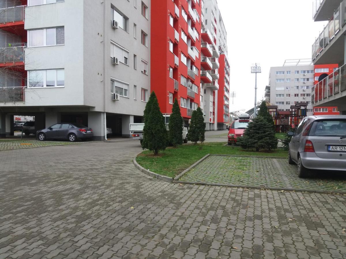 Intim Studio Flat Arad Exterior photo