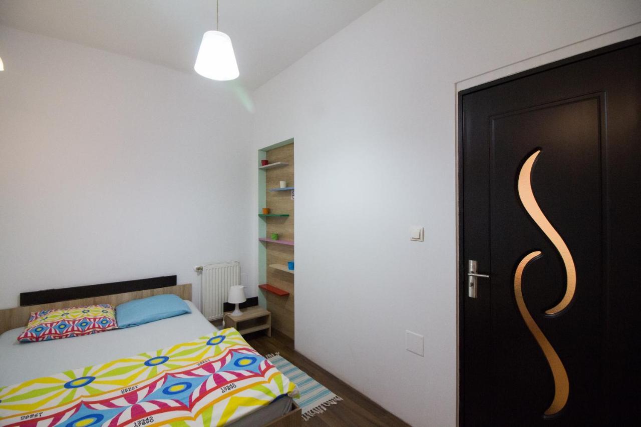 Intim Studio Flat Arad Exterior photo