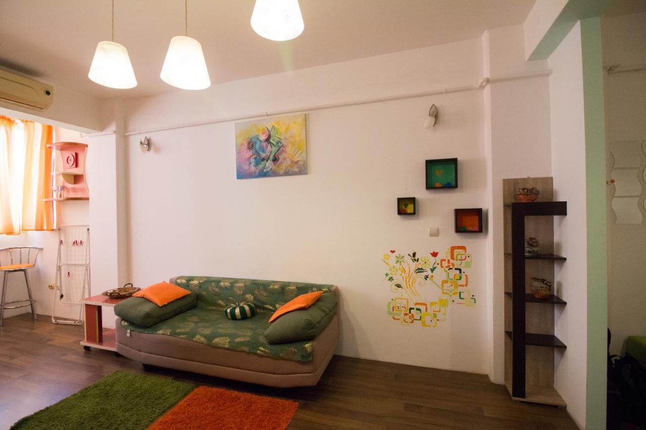 Intim Studio Flat Arad Exterior photo