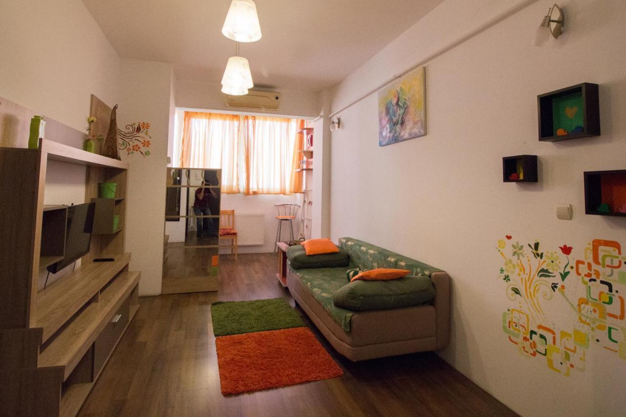 Intim Studio Flat Arad Exterior photo