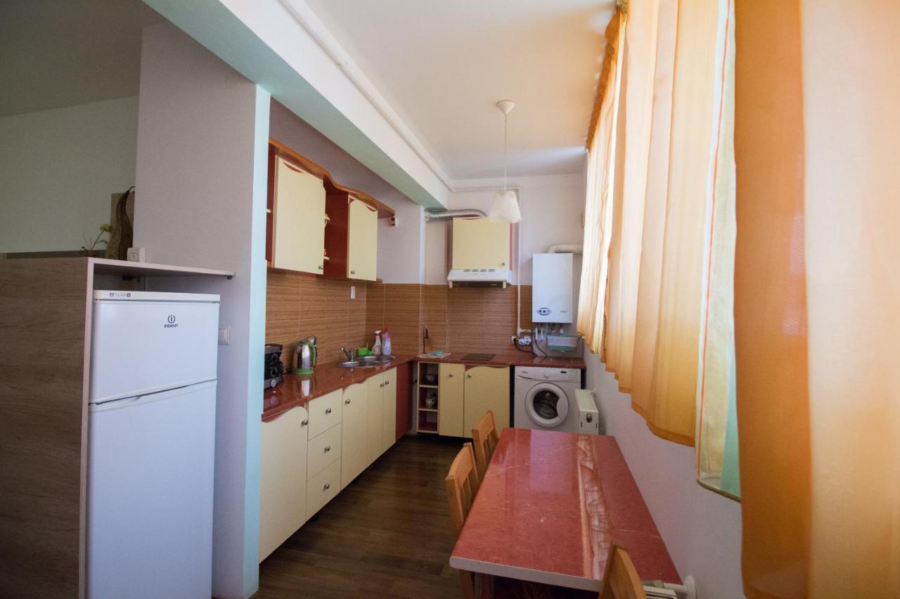Intim Studio Flat Arad Exterior photo